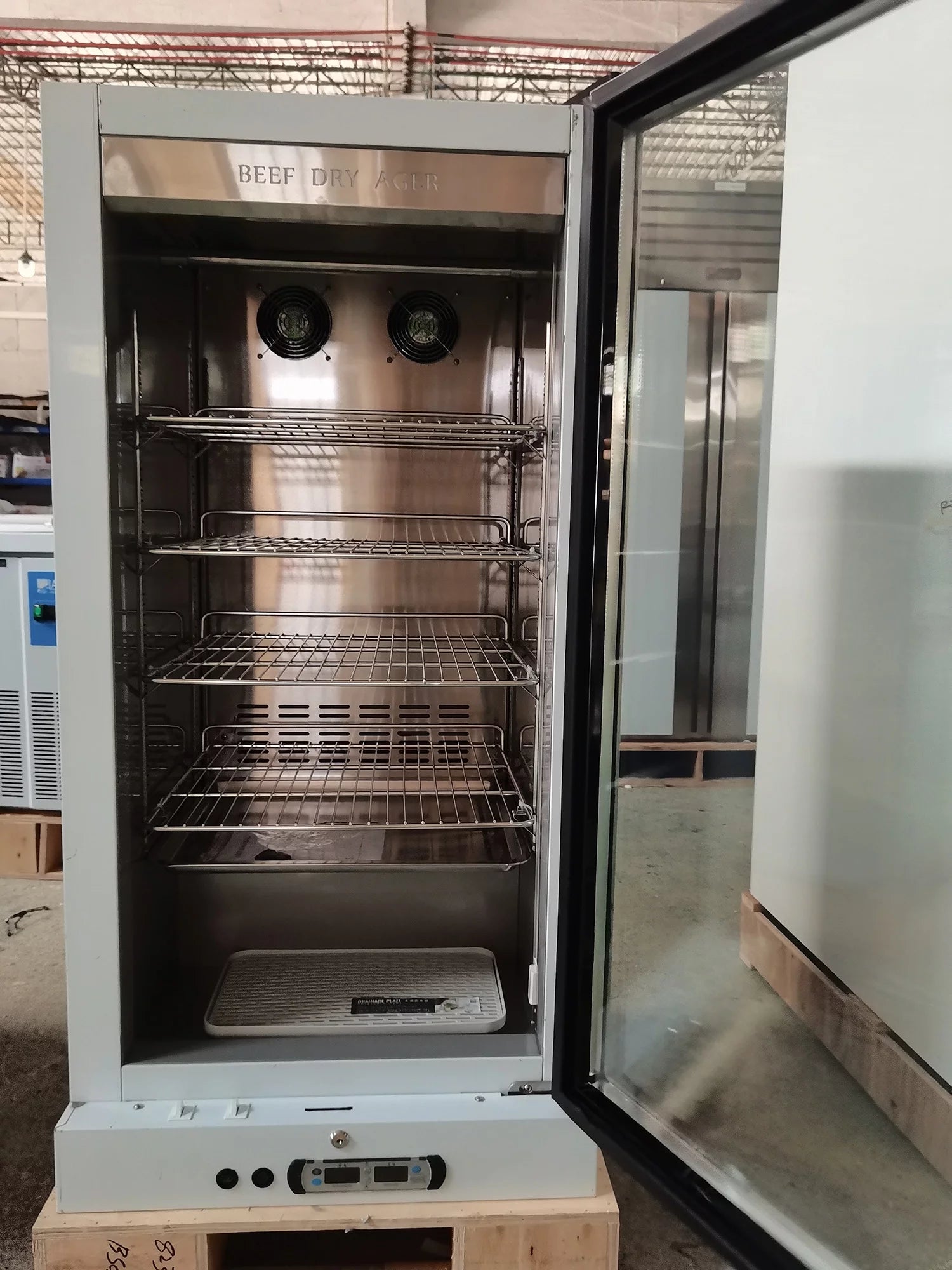 Commercial Dry Aged Beef Fridge, 268L, 4 Tiers V415047