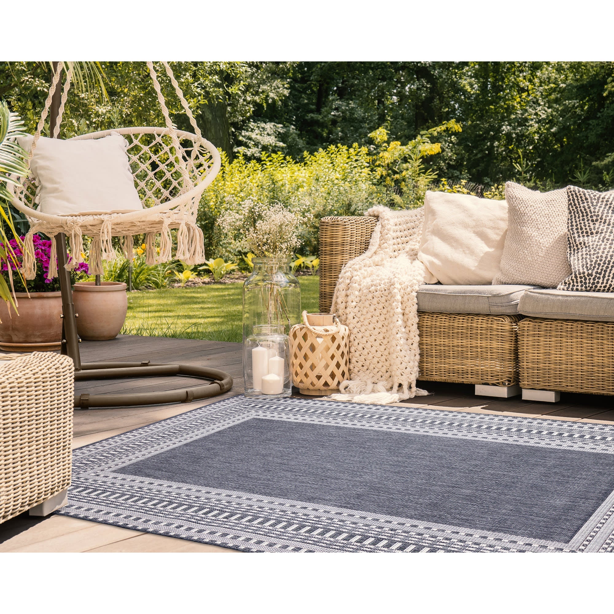 Malibu Etched Border Indoor Outdoor Area Rug