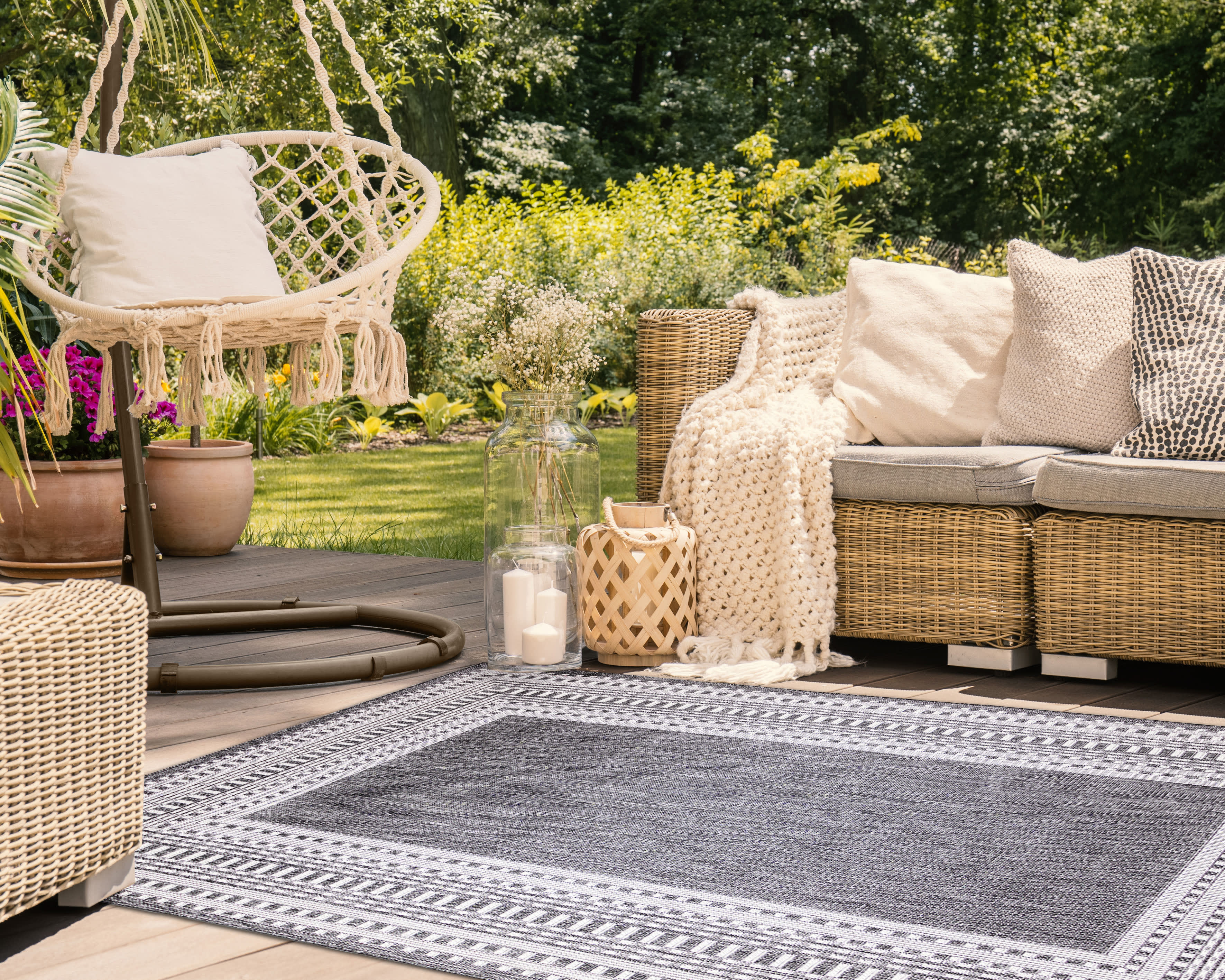 Malibu Etched Border Indoor Outdoor Area Rug