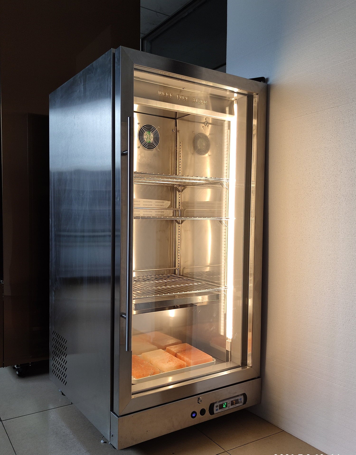 Commercial Dry Aged Beef Fridge, 268L, 4 Tiers V415047