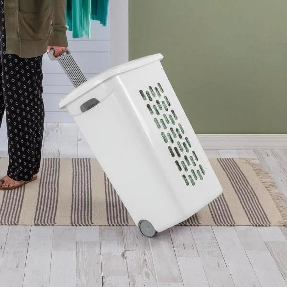 White Wheeled Laundry Hamper with Retractable Handle and Lid Z16409