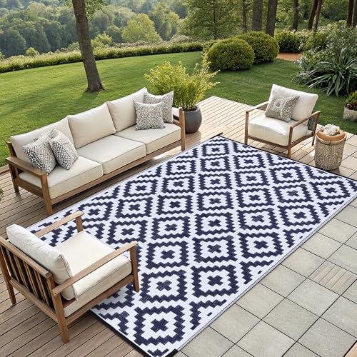 Black & Beige 5x8 ft Reversible Plastic Straw Outdoor Rug U1218