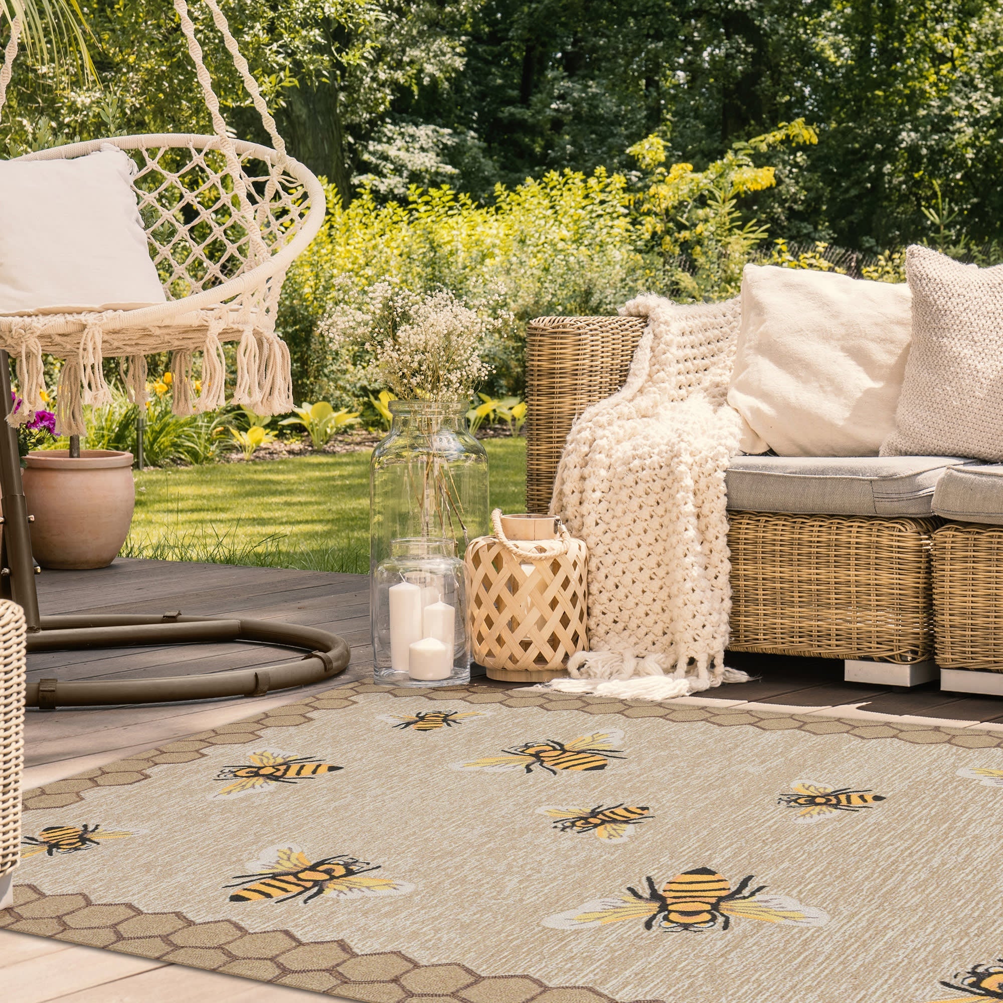 Frontporch Honeycomb Bee Indoor Outdoor Mat