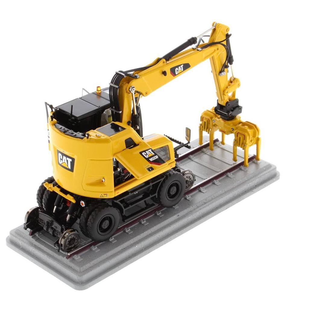 Safety Yellow Wheeled Excavator 1/50 Diecast Model V7447