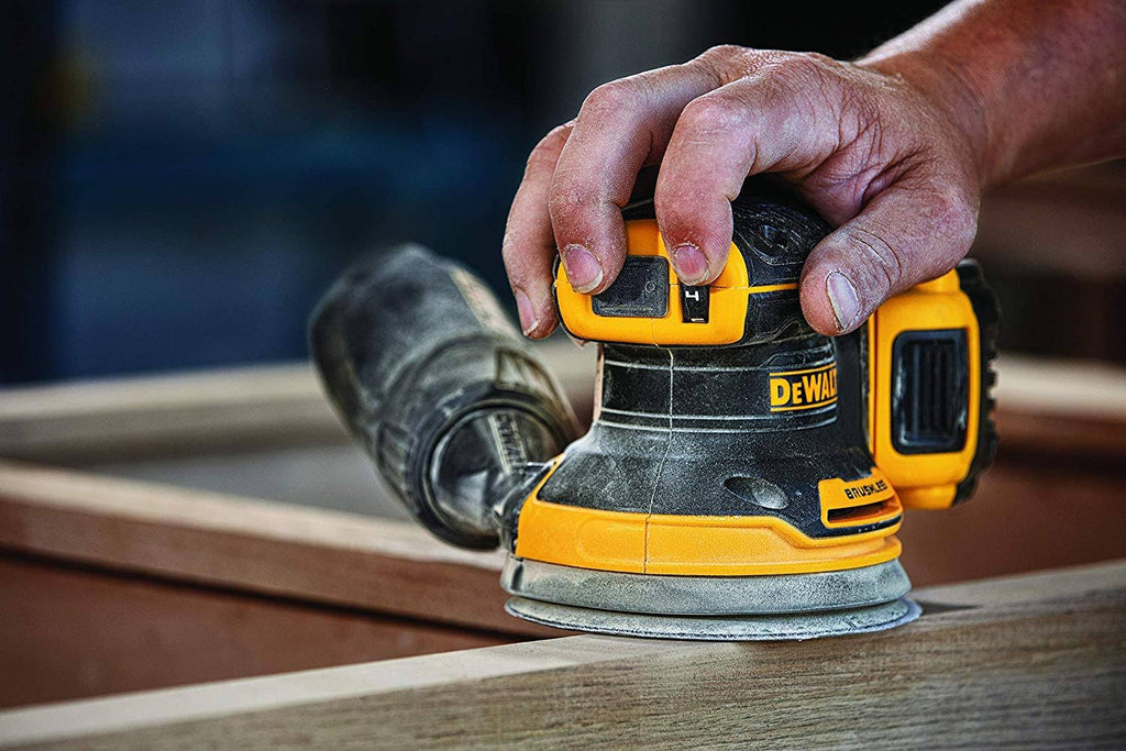 20V Max Orbital Sander Q2659