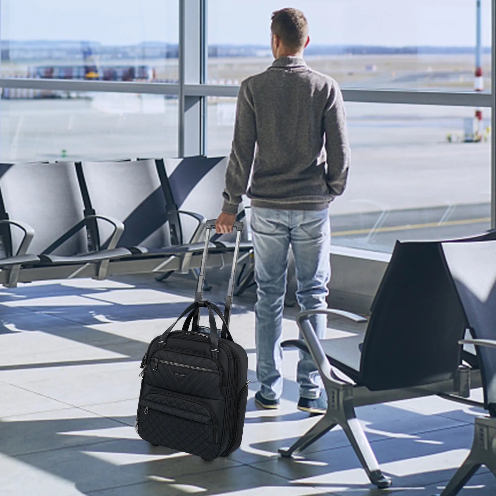 Black 16-inch Lightweight Carry On Suitcase M7662