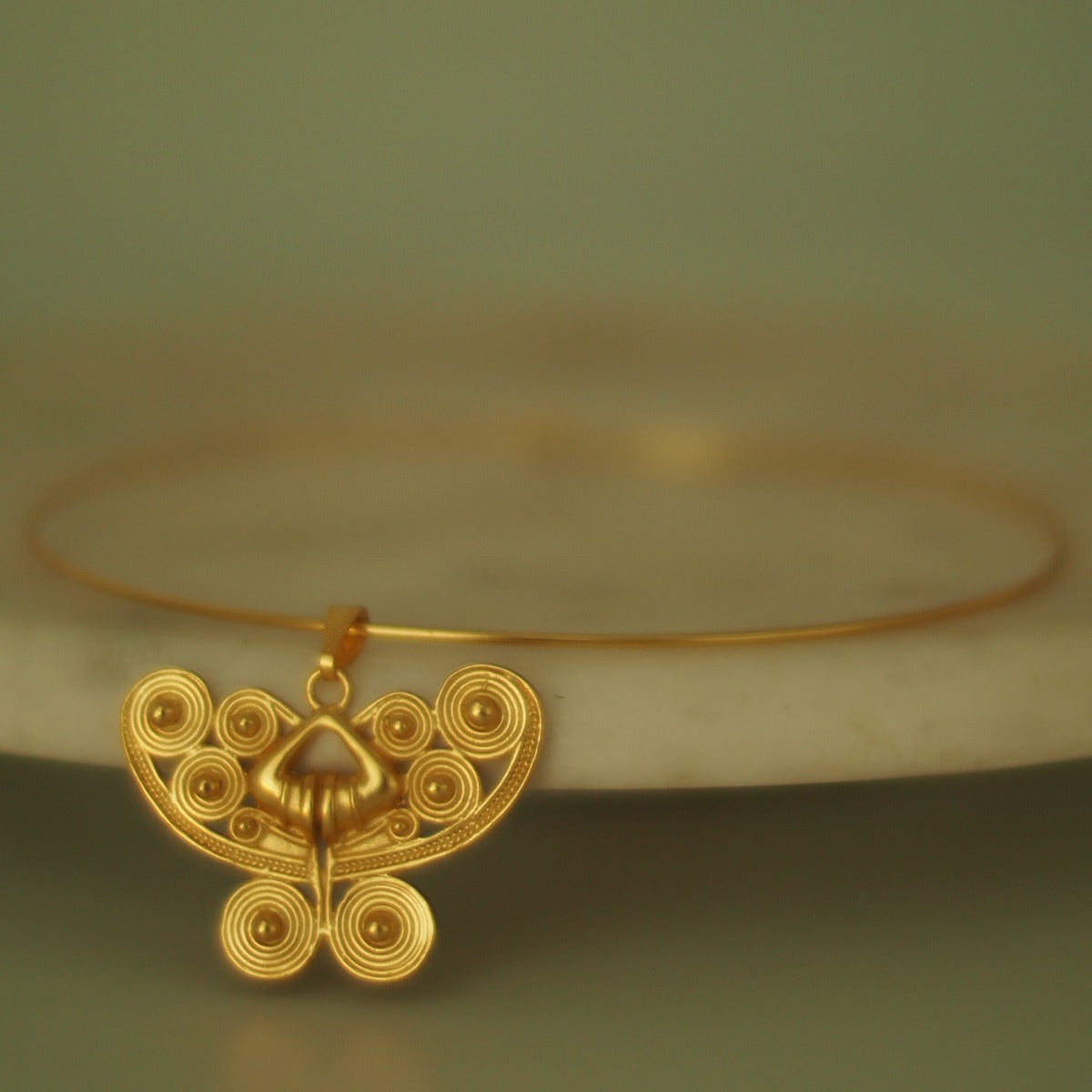 24k Gold Plated Omega Choker Necklace with Butterfly Pendant D2853