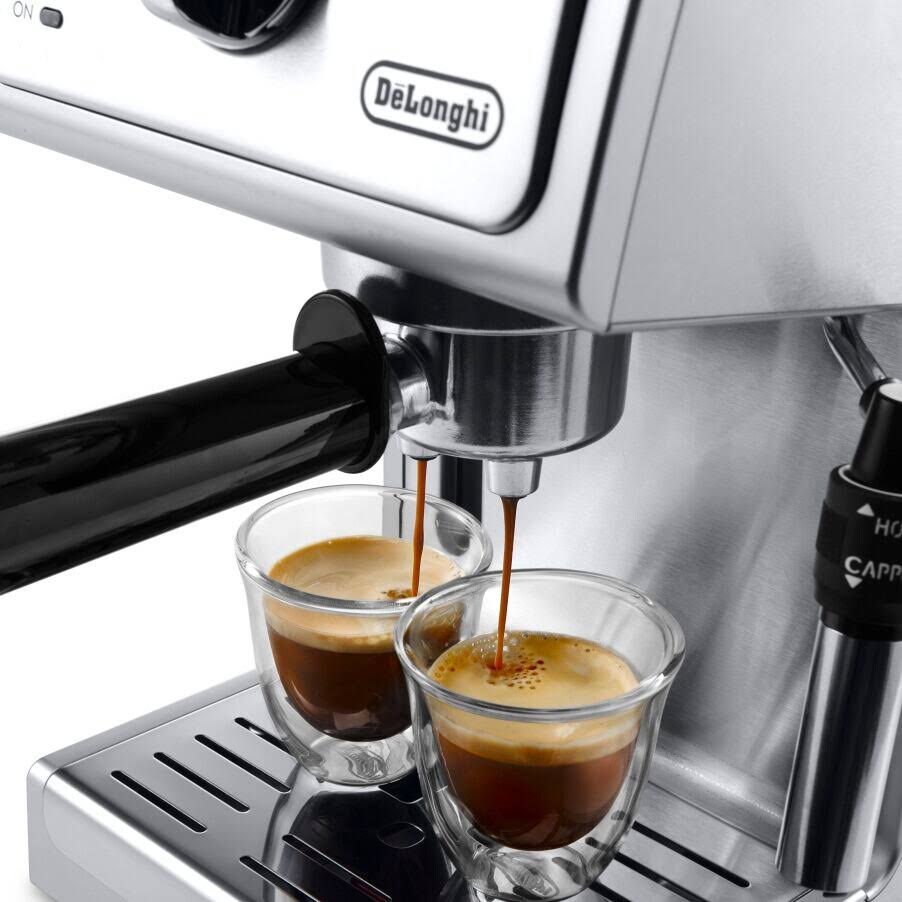 15-Bar Pump Espresso & Cappuccino Machine Z635022