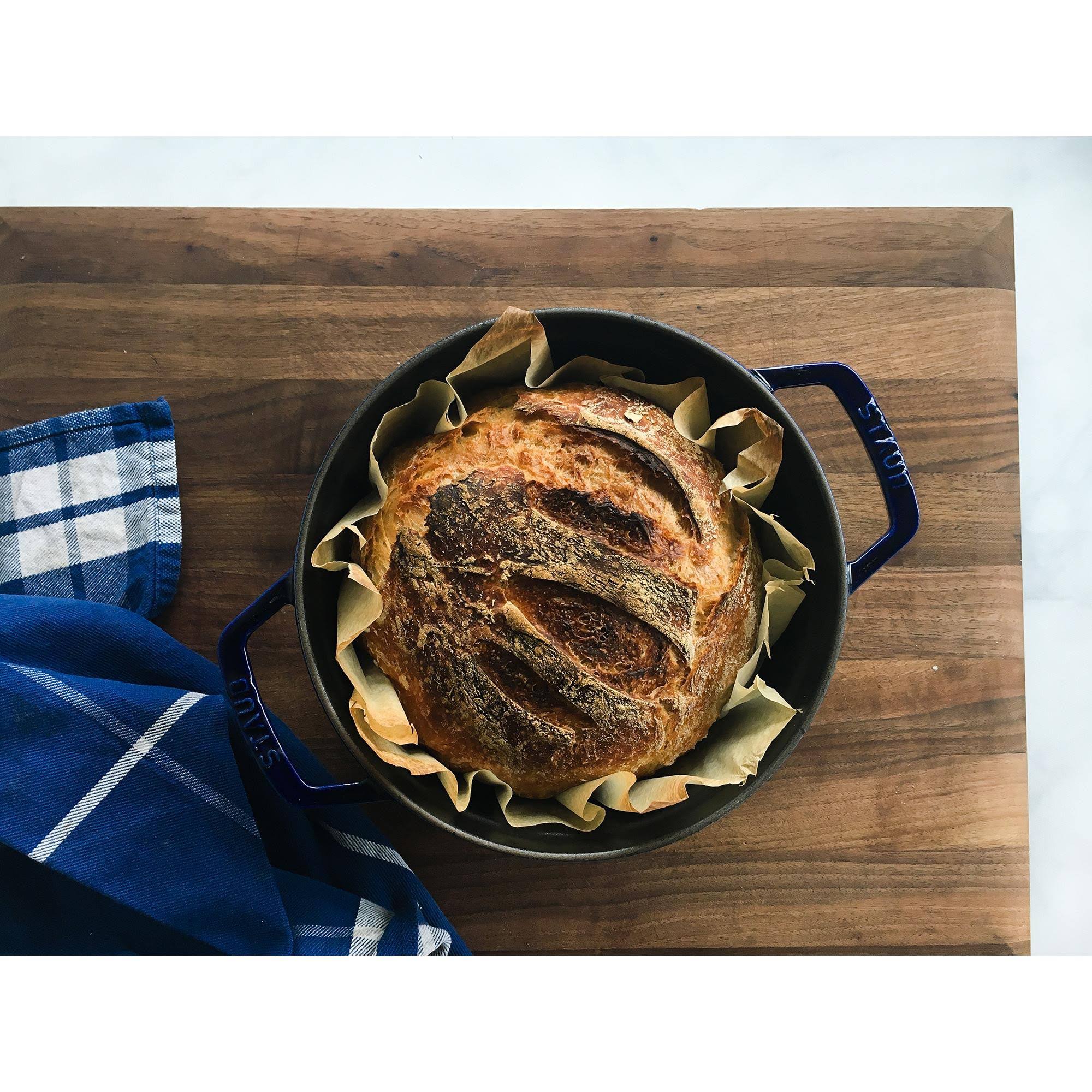 Dark Blue Cast Iron 4-Quart Round Cocotte T45011