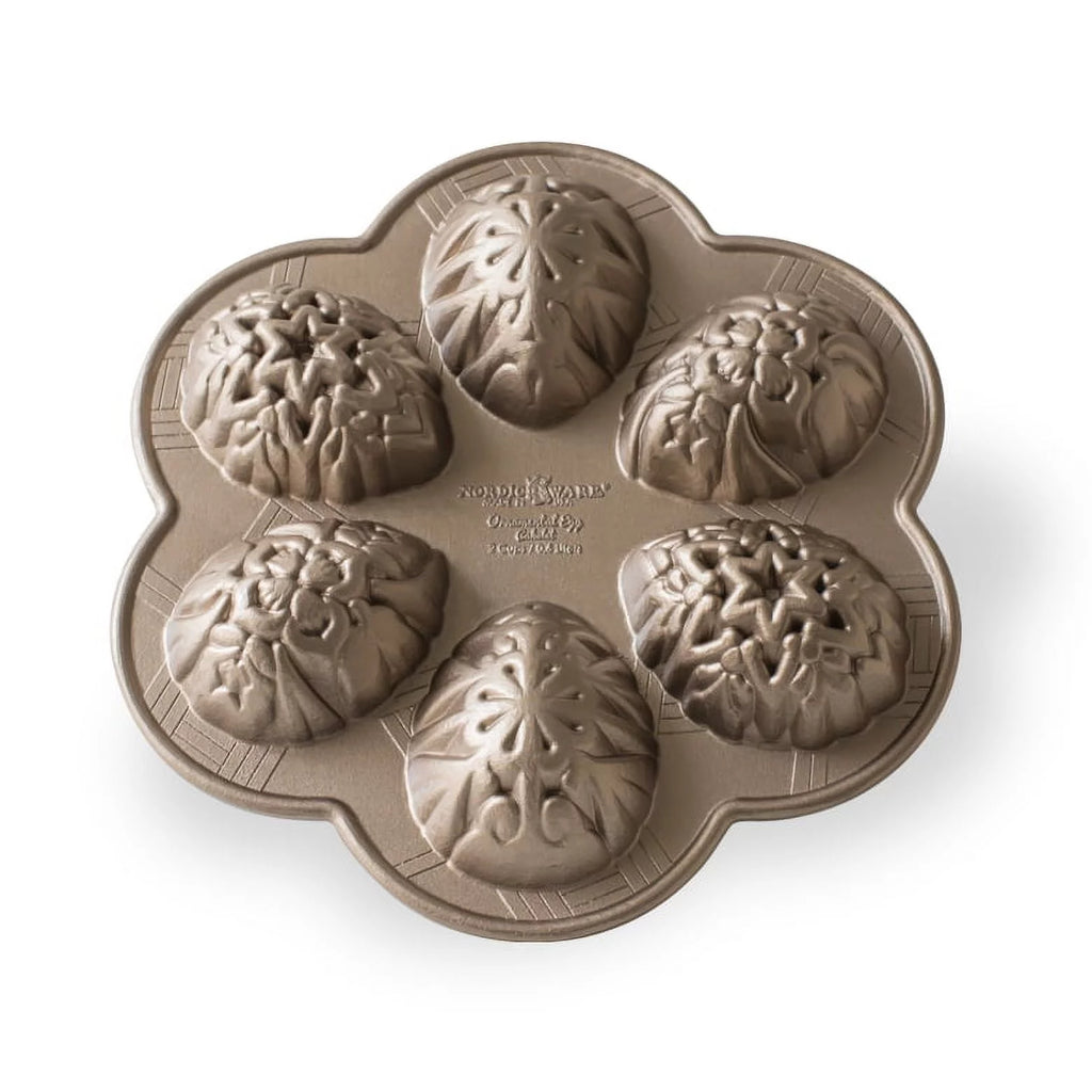 Toffee Nonstick Cast Aluminum Cakelet Pan T63493