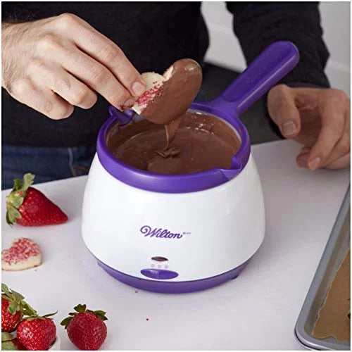 2.5 Cups Candy Melting Pot R5637