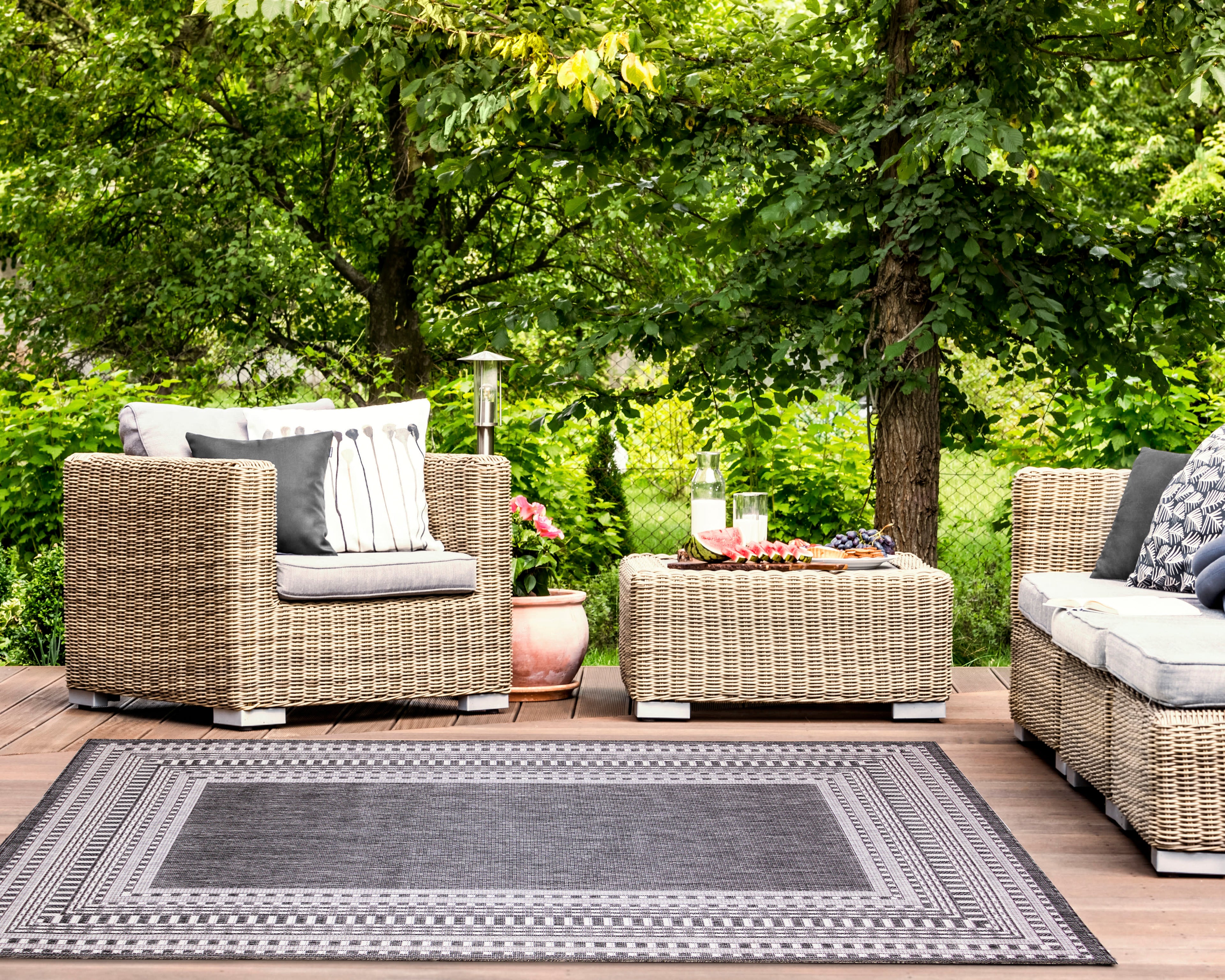 Malibu Etched Border Indoor Outdoor Area Rug