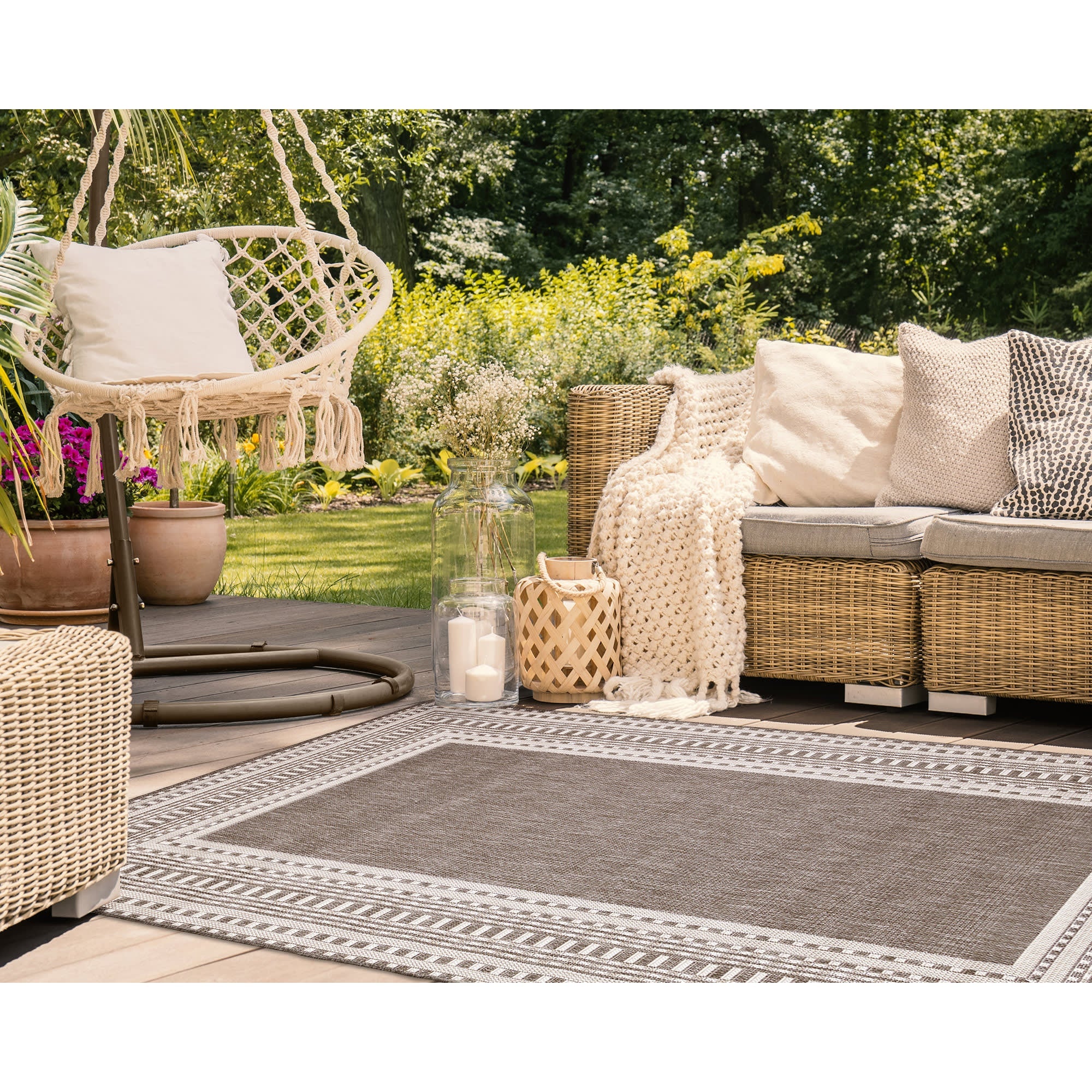 Malibu Etched Border Indoor Outdoor Area Rug